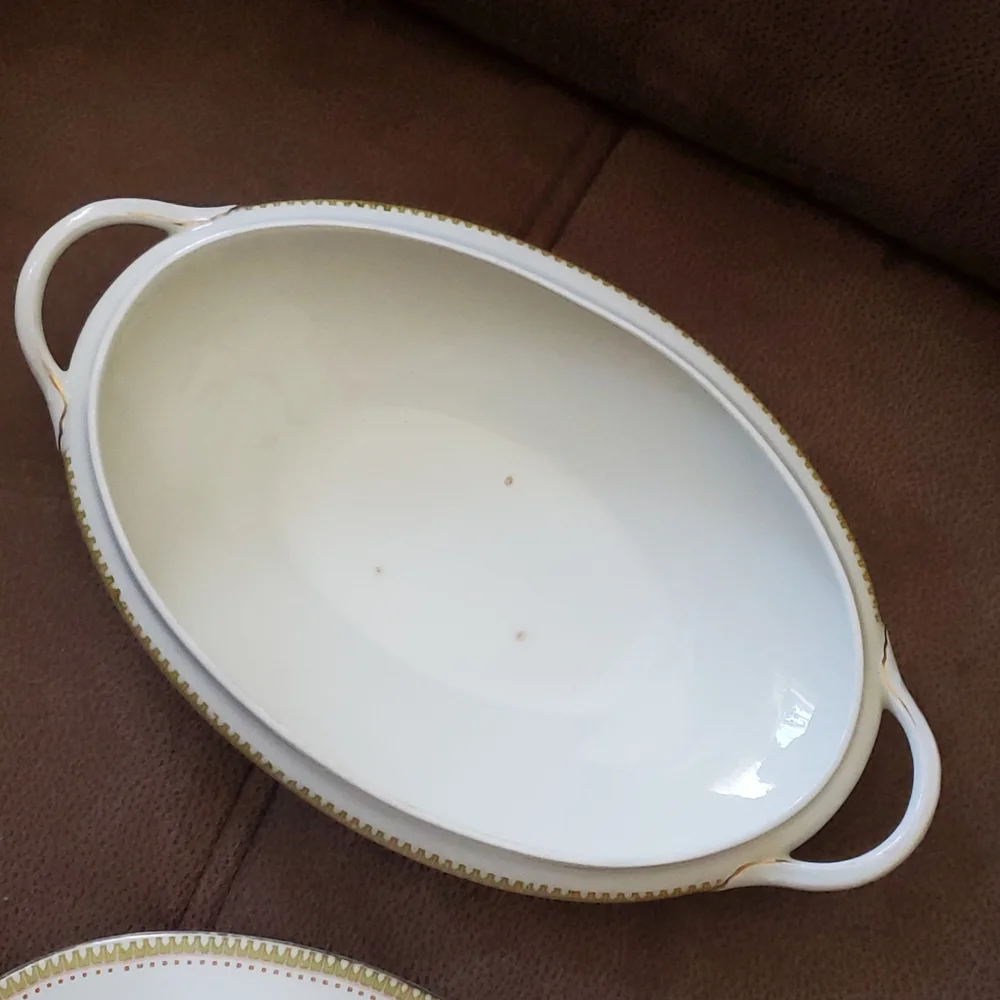 Johnson Bros. oval covered tureen white, green 1915